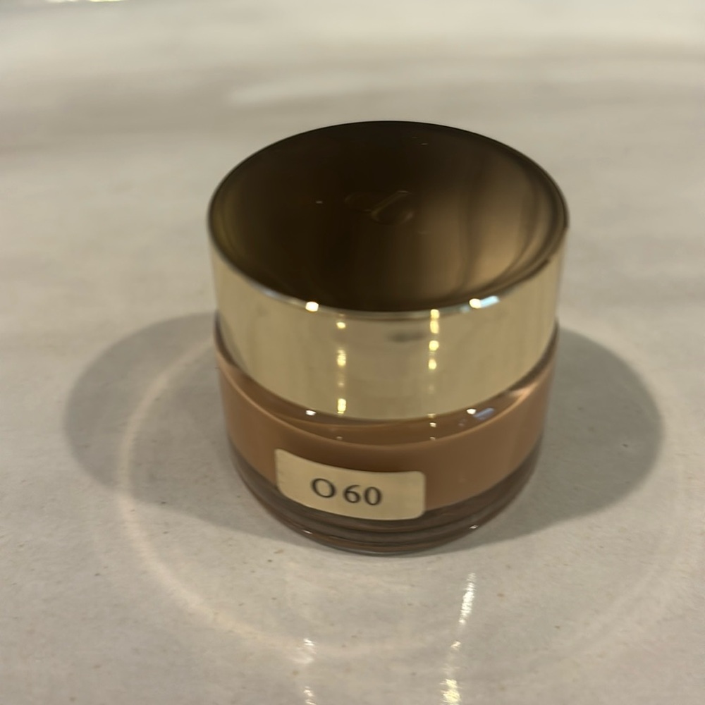 Cle de Peau the Foundation 15ml ~ O60